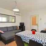 Ground Floor - Friendly In The Garden + Free Parking Apartment Porec