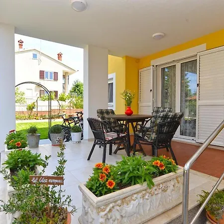 Ground Floor - Friendly In The Garden + Free Parking * Porec
