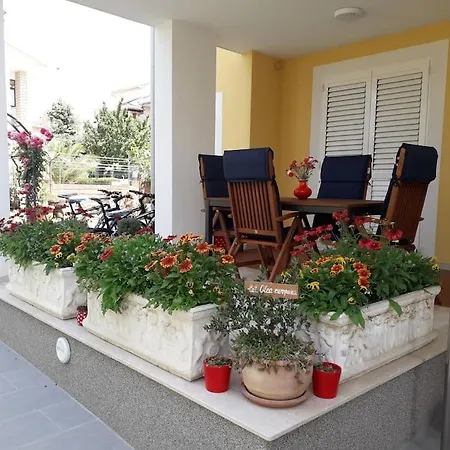Lejlighed Ground Floor - Friendly In The Garden + Free Parking Poreč