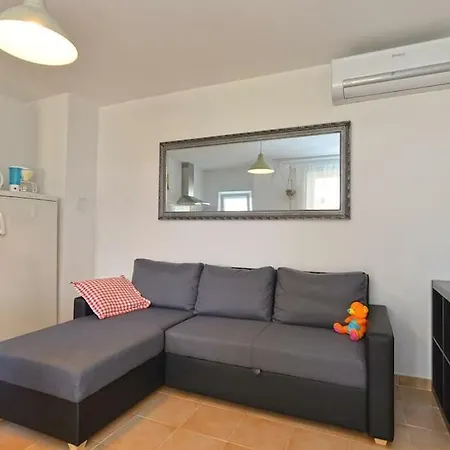 Ground Floor - Friendly In The Garden + Free Parking Apartment Porec