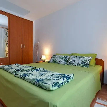 Ground Floor - Friendly In The Garden + Free Parking *