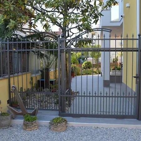 Ground Floor - Friendly In The Garden + Free Parking * Porec