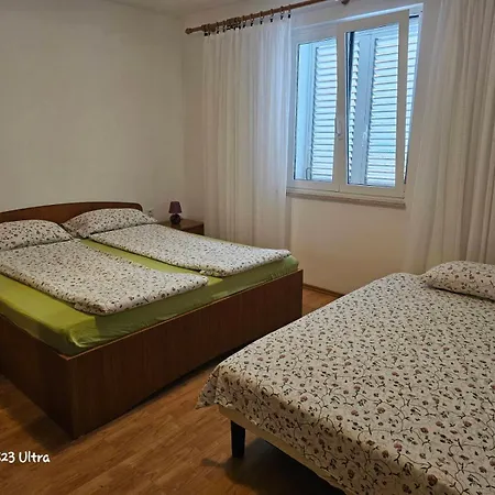 Ground Floor - Friendly In The Garden + Free Parking Porec