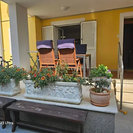 Ground Floor - Friendly In The Garden + Free Parking Porec